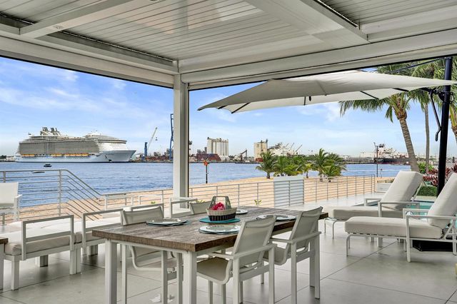 2200 SE 21ST Drive, Fort Lauderdale, FL 33316