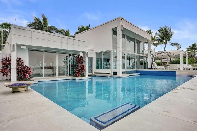 2200 SE 21ST Drive, Fort Lauderdale, FL 33316