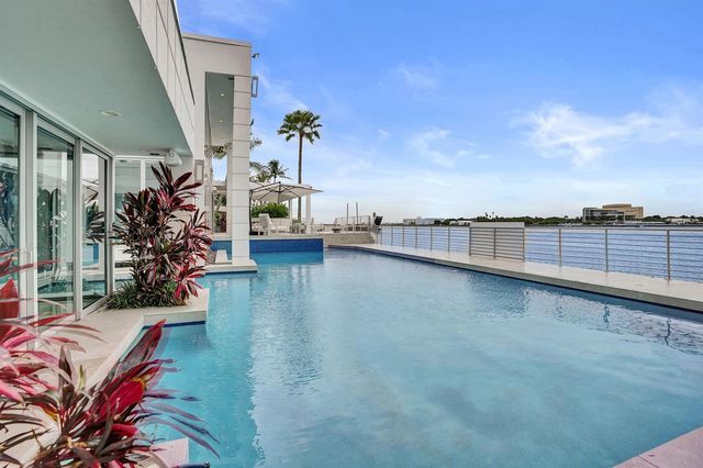 2200 SE 21ST Drive, Fort Lauderdale, FL 33316
