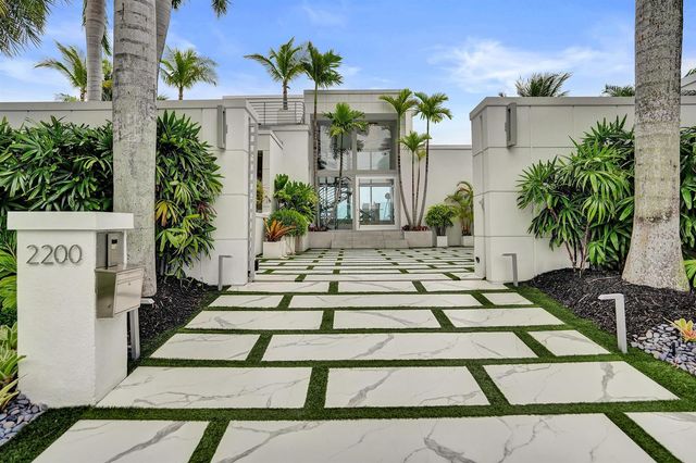 2200 SE 21ST Drive, Fort Lauderdale, FL 33316