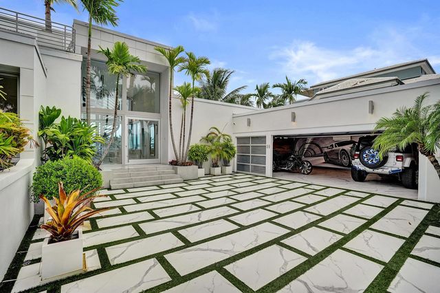 2200 SE 21ST Drive, Fort Lauderdale, FL 33316