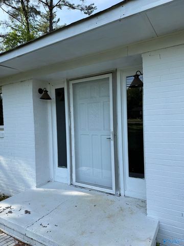 814 Cedar Lake Road SW, Decatur, AL 35603