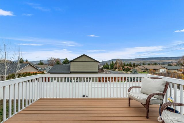 576 Saddle Rock Loop, Wenatchee, WA 98801