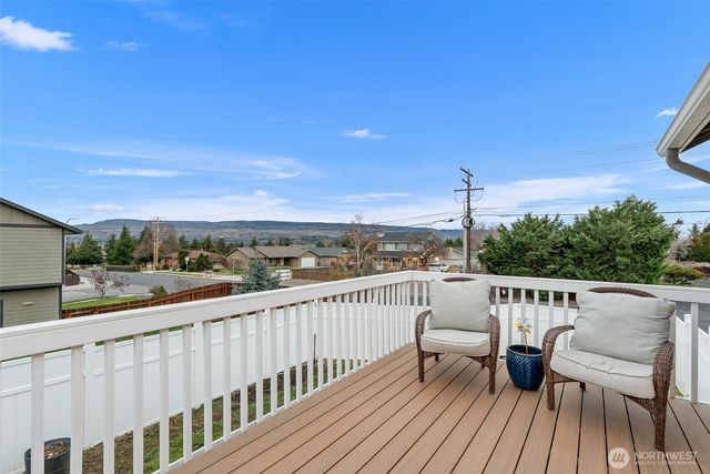 576 Saddle Rock Loop, Wenatchee, WA 98801