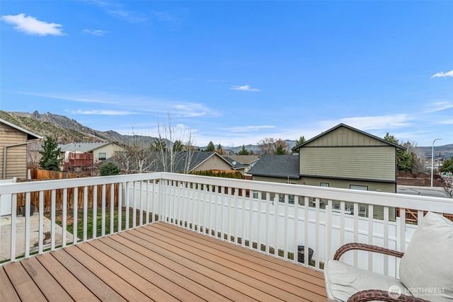 576 Saddle Rock Loop, Wenatchee, WA 98801