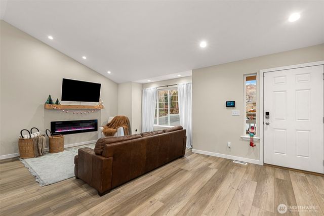 576 Saddle Rock Loop, Wenatchee, WA 98801