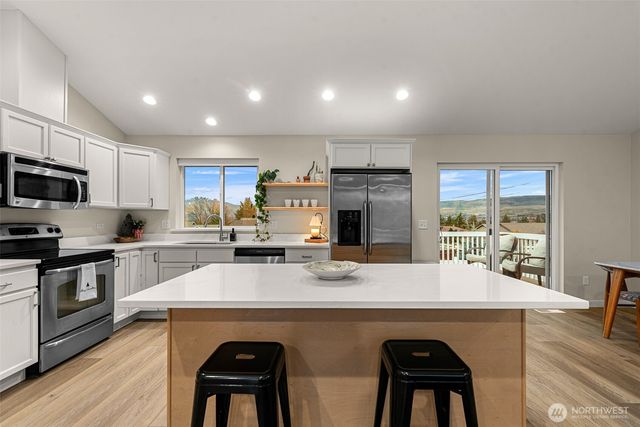 576 Saddle Rock Loop, Wenatchee, WA 98801