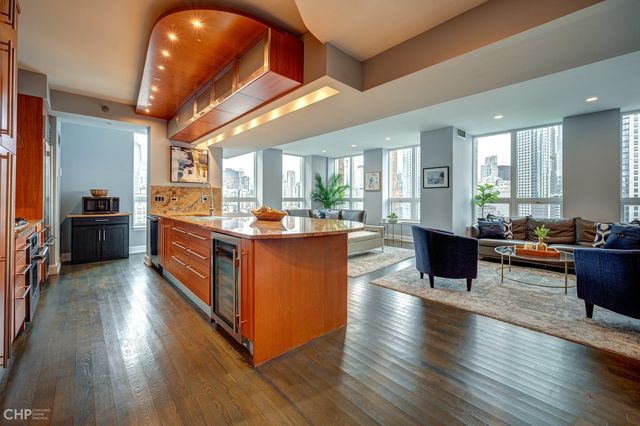 600 N Kingsbury Street 1902, Chicago, IL 60654