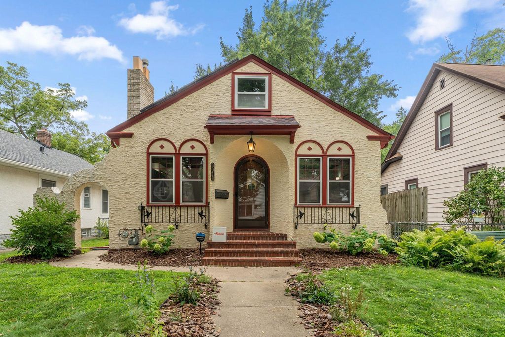 3018 37th Avenue S, Minneapolis, MN 55406