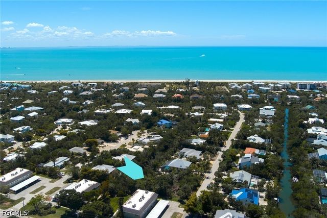 1084 S Yachtsman DR, Sanibel, FL 33957