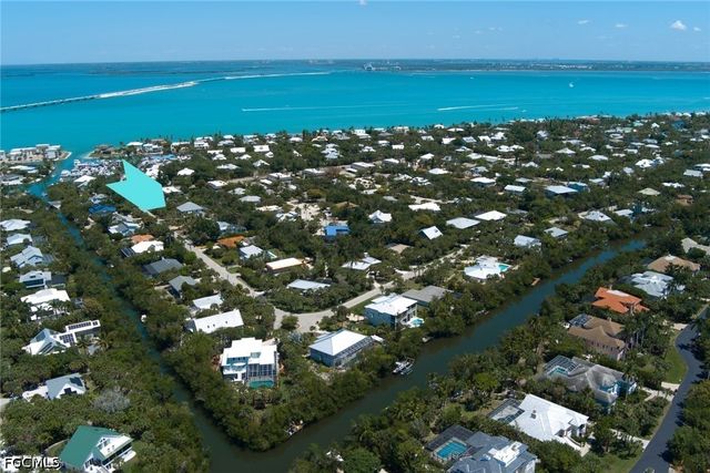1084 S Yachtsman DR, Sanibel, FL 33957