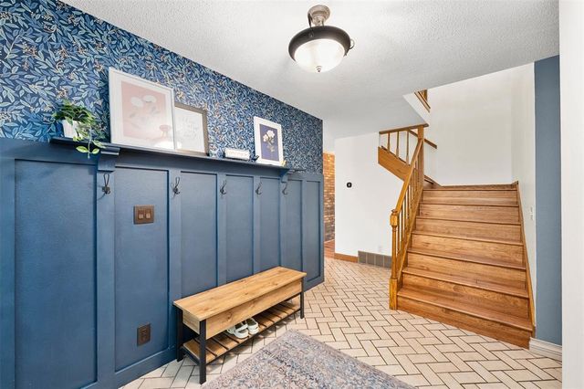 7865 Blue Valley Drive, Eau Claire, WI 54703