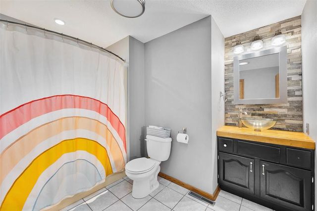7865 Blue Valley Drive, Eau Claire, WI 54703