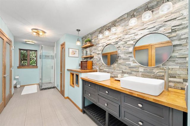 7865 Blue Valley Drive, Eau Claire, WI 54703
