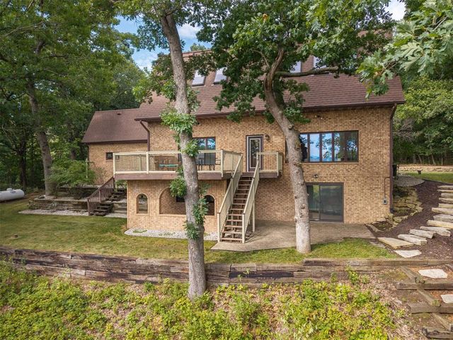 7865 Blue Valley Drive, Eau Claire, WI 54703