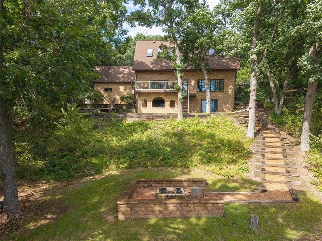 7865 Blue Valley Drive, Eau Claire, WI 54703