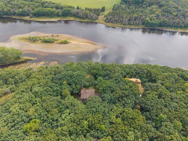 7865 Blue Valley Drive, Eau Claire, WI 54703