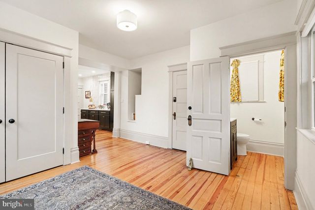 24 E ORANGE ST, Lititz, PA 17543