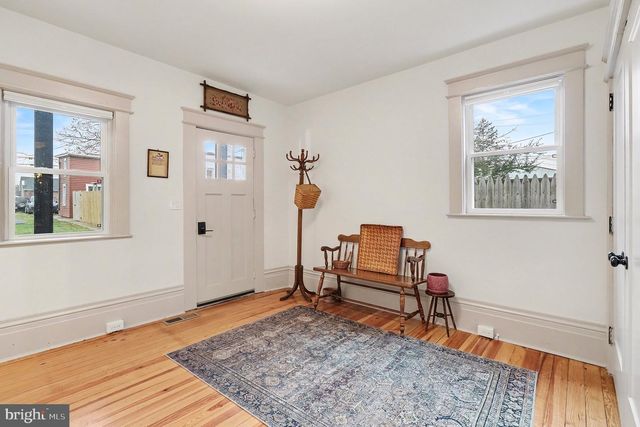 24 E ORANGE ST, Lititz, PA 17543