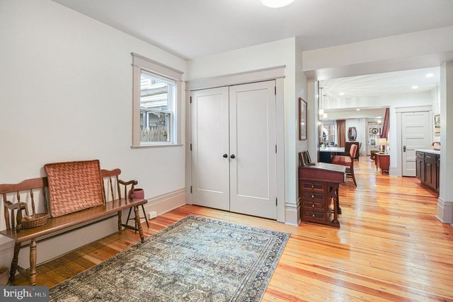 24 E ORANGE ST, Lititz, PA 17543