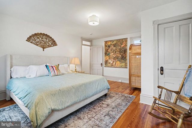 24 E ORANGE ST, Lititz, PA 17543