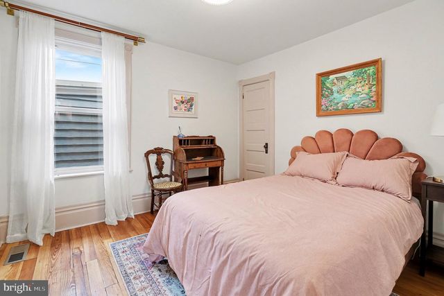 24 E ORANGE ST, Lititz, PA 17543