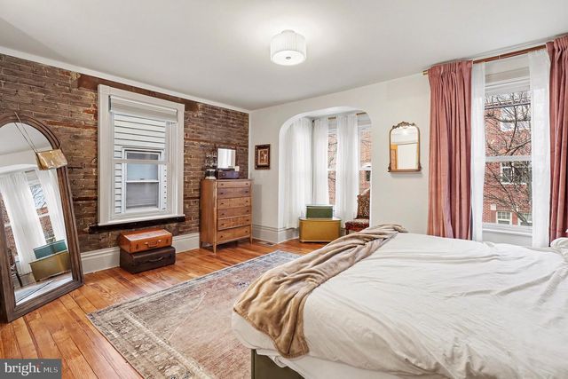 24 E ORANGE ST, Lititz, PA 17543