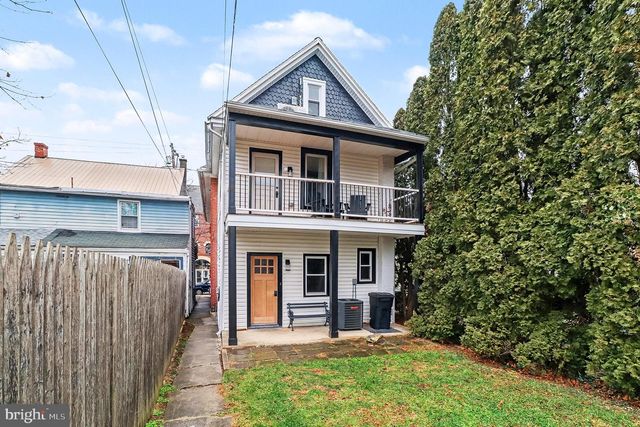 24 E ORANGE ST, Lititz, PA 17543