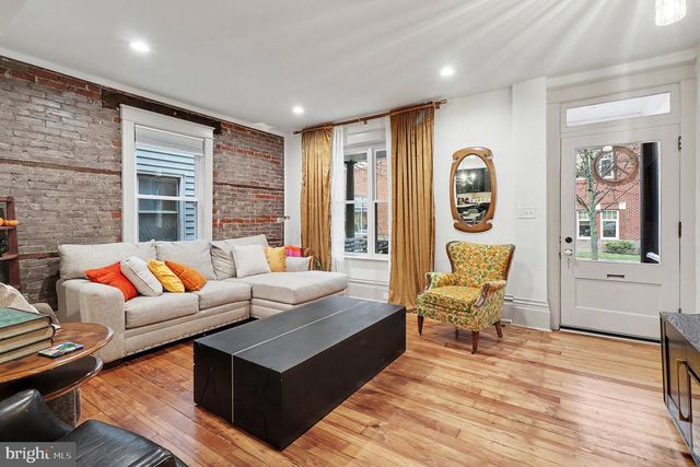 24 E ORANGE ST, Lititz, PA 17543