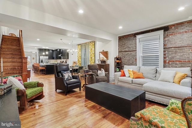 24 E ORANGE ST, Lititz, PA 17543