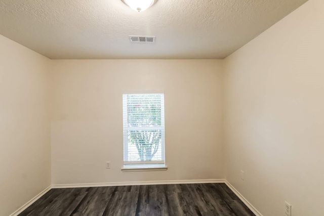 206 Brandywyne Drive, Friendswood, TX 77546