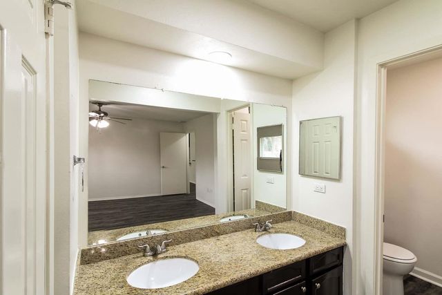 206 Brandywyne Drive, Friendswood, TX 77546