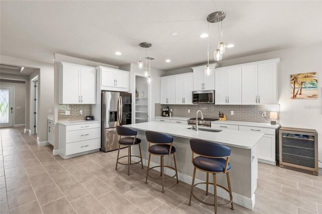 8600 SUNDANCE LOOP, Sarasota, FL 34238