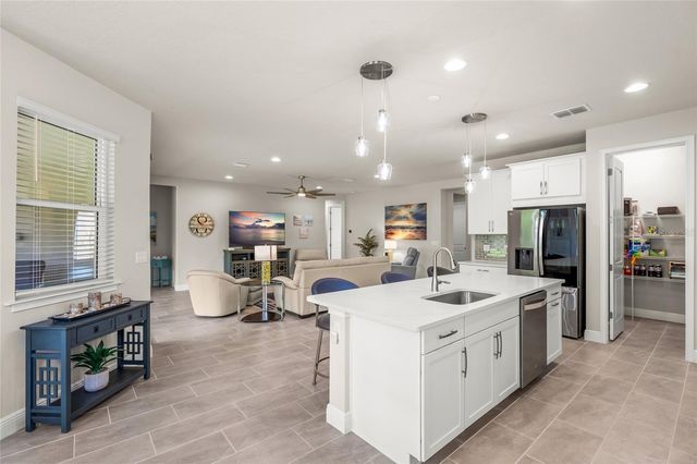 8600 SUNDANCE LOOP, Sarasota, FL 34238