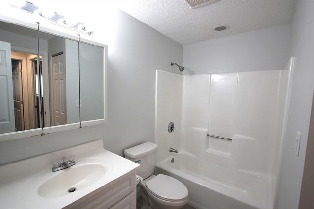 2008 Franklin Crossing Rd 2008, Franklin, MA 02038