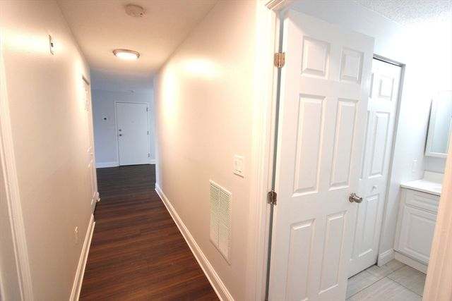2008 Franklin Crossing Rd 2008, Franklin, MA 02038