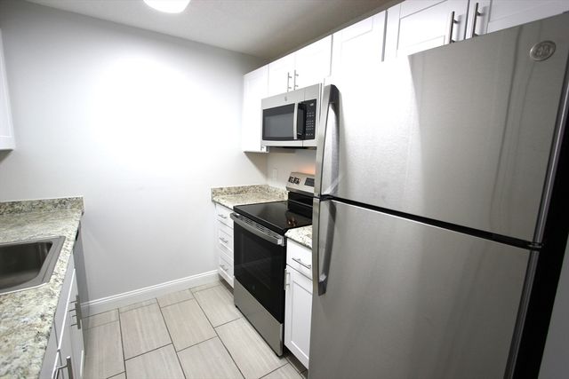 2008 Franklin Crossing Rd 2008, Franklin, MA 02038