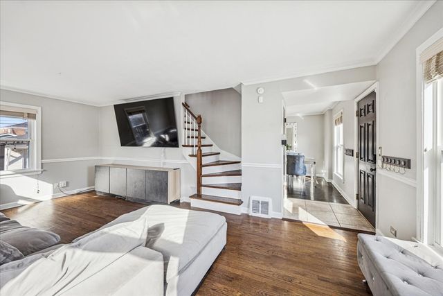 1426 Bristol Avenue, Westchester, IL 60154