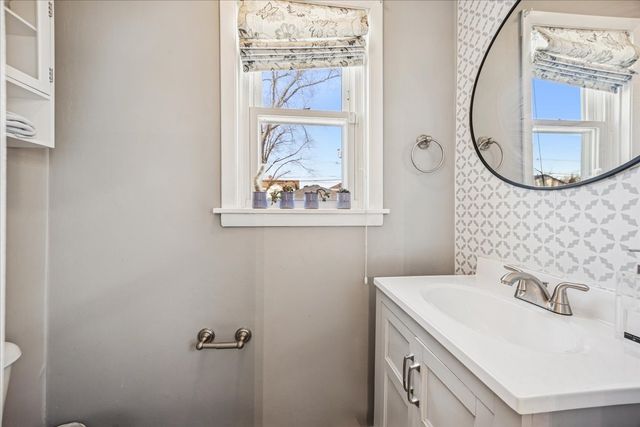 1426 Bristol Avenue, Westchester, IL 60154