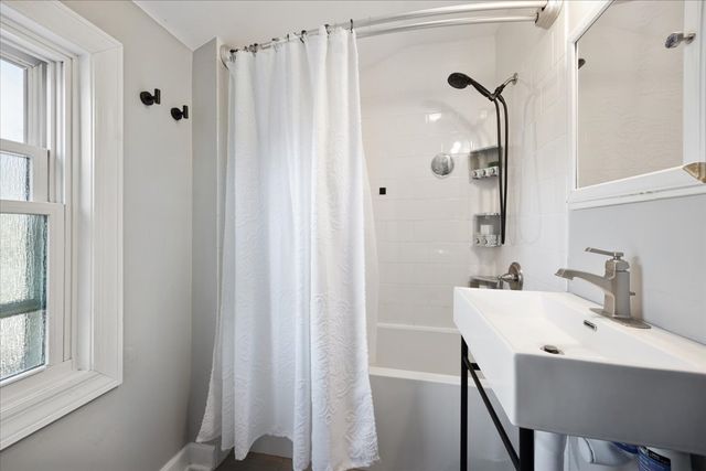 1426 Bristol Avenue, Westchester, IL 60154