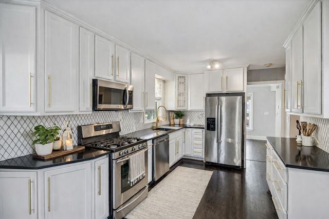 1426 Bristol Avenue, Westchester, IL 60154