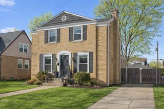 1426 Bristol Avenue, Westchester, IL 60154