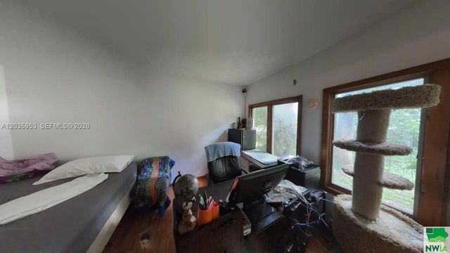 35 Hinshaw St, Arnolds Park, IA 51331