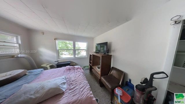 35 Hinshaw St, Arnolds Park, IA 51331