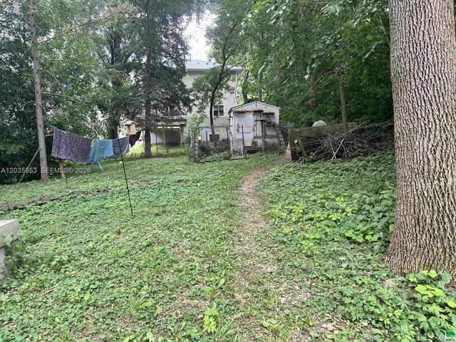 35 Hinshaw St, Arnolds Park, IA 51331