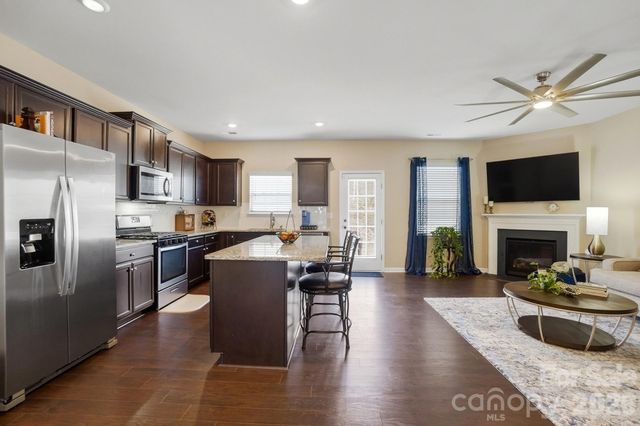 10630 Bradstreet Commons Way, Charlotte, NC 28215