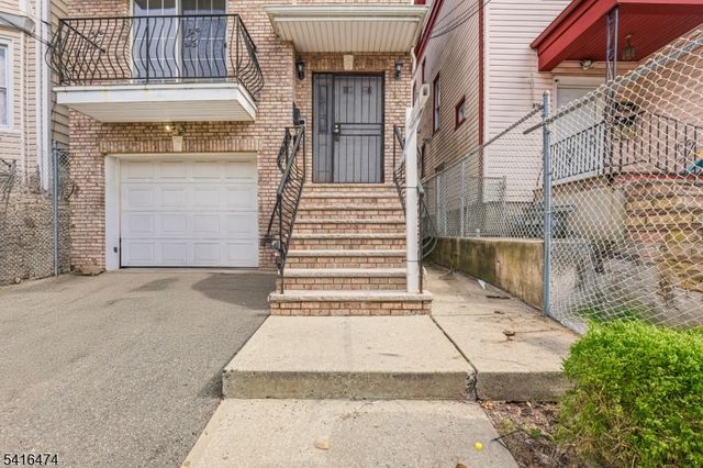 884 S 17Th St, Newark City, NJ 07108