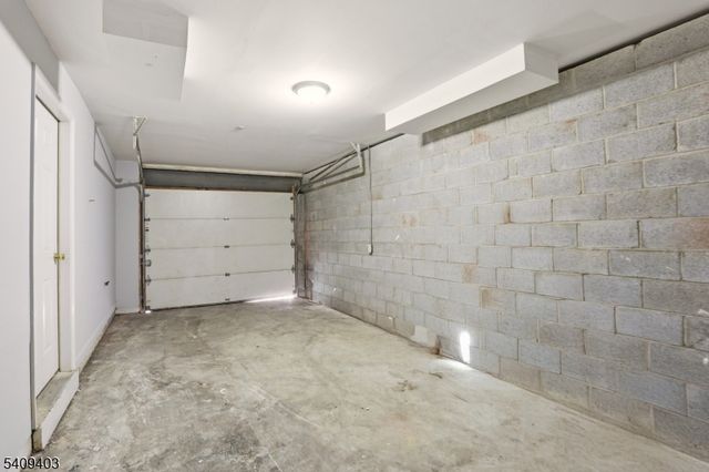 884 S 17Th St, Newark City, NJ 07108