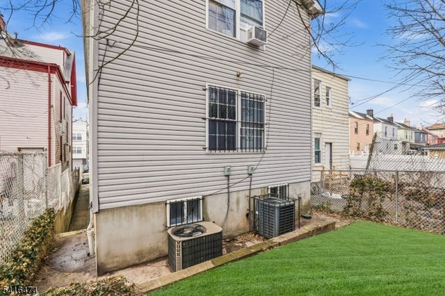 884 S 17Th St, Newark City, NJ 07108