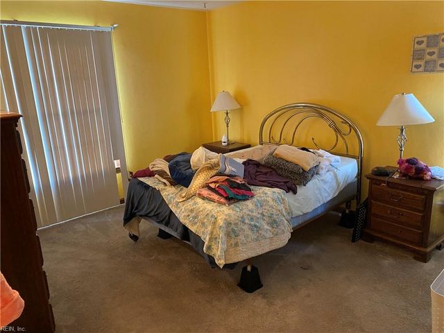 1124 Lowland Cottage LN, Virginia Beach, VA 23454